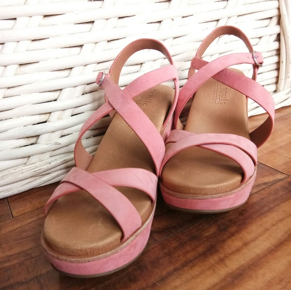 NWOT Kenneth Cole Gentle Souls Strappy Wedge - Picture 6 of 14